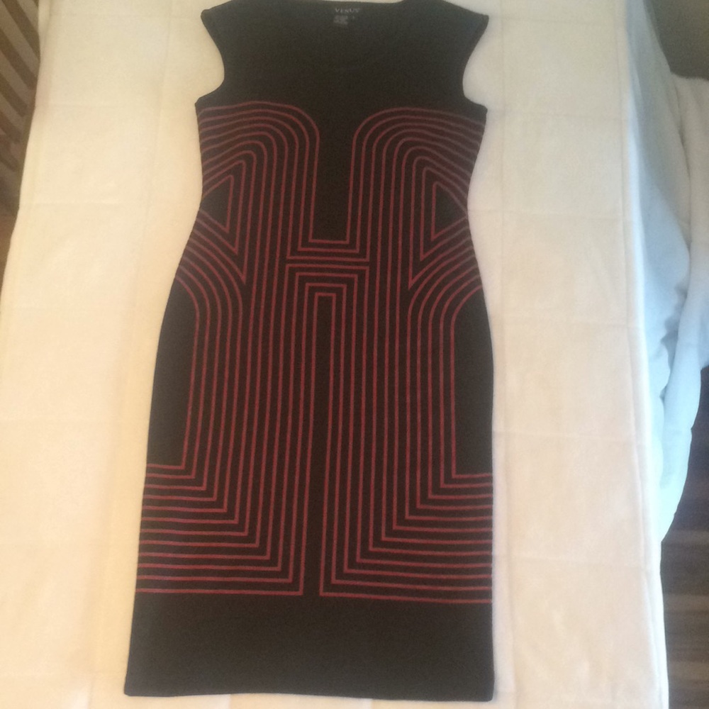 Venus sleeveless knee-length bodycon dress Sz L